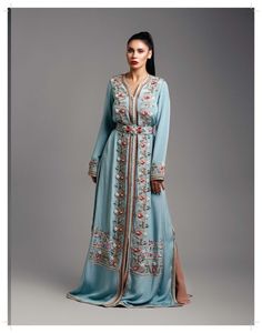 Robe NEW--ELEGANT--BEAUTIFUL--CAFTAN avec perles de cristal élégantes, pierre de verre et travail DABKA ZARDOZI @ 2022 - Product Image 1