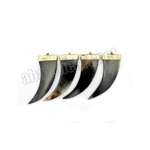 Colgante de cuerno indio vintage hecho a mano, abalorios de moda inspirados en el simbolismo religioso cristiano, un toque de glamour con amor - Product Image 1