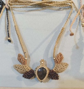 สร้อยข้อมือหินประดับมาคราเม่ชุบโรเดียมเงินแท้สไตล์วินเทจสำหรับผู้หญิง ของขวัญสำหรับงานปาร์ตี้ - Product Image 1