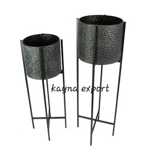 Jardinière décorative fantaisie deux tons en métal avec revêtement en poudre noire finition personnalisée jardinière décorative d'intérieur en métal fournisseur - Product Image 5