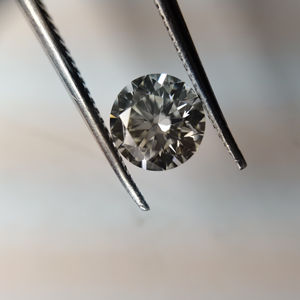 VS SI Claridad Natural Redondo Corte Brillante Blanco GHI Diamante Suelto con Certificado IGI Descuento - Product Image 2