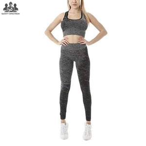 Conjunto de Yoga Ecológico Personalizado con Logotipo Frontal sin Costuras para Mujer, Leggings con Efecto Push-Up, Conjunto Deportivo de 2 Piezas con Sujetador Deportivo - Product Image 1