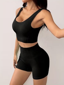 Conjunto de Yoga Negro de 2 Piezas, Top Corto con Espalda Cruzada y Cuello Redondo, Pantalones Cortos de Cintura Alta, Spandex, Poliéster, Transpirable, Sin Costuras, Diseño Sólido - Product Image 3
