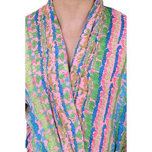 Ensemble de Robe de Plage Bohème Élégant Rose et Vert pour Homme – Kimono en Soie Douce avec Motif Géométrique Persan pour la Maison de Plage - Product Image 2