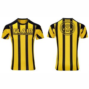 Kits de football rétro conçus sur mesure Uniformes de maillot de football pour enfants de haute qualité pour hommes - Product Image 4