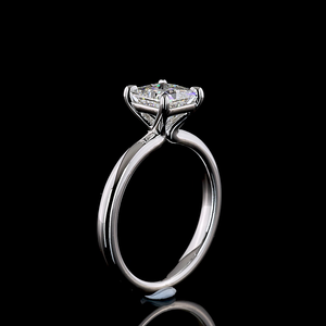 Bague de fiançailles solitaire en forme de princesse en moissanite argent 925 de 1,50 carats, bijoux de mariée élégants, classique, à griffes - Product Image 6