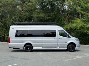 Mercedes-Benz Sprinter Cargo Van 3500XD 2024, Tracción en las Cuatro Ruedas, Motor Diésel de 2.0L y 4 Cilindros de Alto Rendimiento, Minivan - Product Image 4