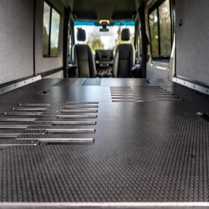 Le plus cool des Sprinter 2500 4x4 Fre-ig-ht-li-ner de 2021 - Product Image 2