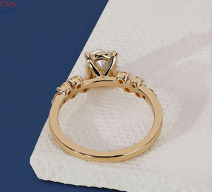 Anillo de Compromiso de Oro Amarillo de 14K con Diamante Cultivado en Laboratorio de Corte Princesa de 1.50cttw, VVS2 F, Certificado IGI, Chapado en Rodio, para Mujer - Product Image 4