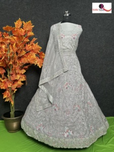 Élégant ensemble moderne brodé Lehenga Choli avec paillettes et Zari pour les fêtes de mariage d'hiver et d'été Réception de fiançailles - Product Image 4