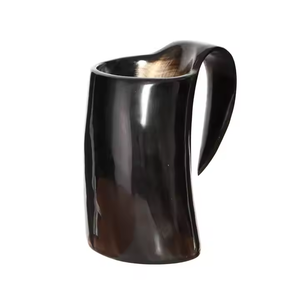 Tasse authentique en corne de Viking faite à la main par Crescent Crafts pour les occasions de fête - Product Image 1