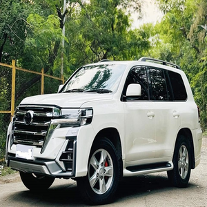 SUV 4x4 Usada Verificada de Tamaño Completo, Disponible con Volante a la Derecha/Izquierda, Excelente Estado, Stock de Japón, Lista para Conducir - Product Image 3