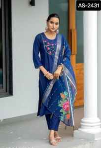 Dernières femmes portent du coton doux avec une belle broderie Kurtis de travail avec pantalon et filet doux avec impression numérique Dupatta pour les femmes - Product Image 5