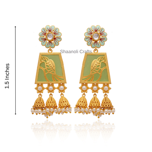 Pendientes colgantes chapados en oro para mujer, joyería de latón hecha a mano India para ropa de fiesta - Product Image 3