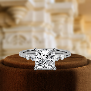 Bague de fiançailles solitaire en or rose 14 carats, diamant de laboratoire certifié IGI 1 carat princesse avec trois pierres latérales rondes, bague de mariage - Product Image 3