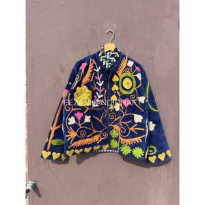 เสื้อแจ็คเก็ตกำมะหยี่ปักลายดอกไม้สไตล์อุซเบก ซูซานี ดีไซน์โบโฮ สำหรับทุกเพศ เสื้อโค้ทฤดูหนาวมีกระเป๋าข้าง - Product Image 2