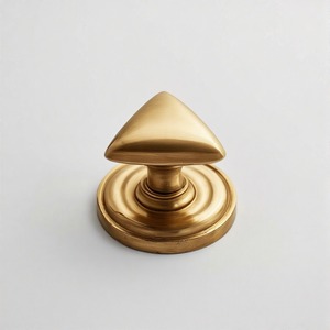 EliteAngle Triángulo Perilla de Latón para Cajón y Puertas Tocador Armario Perilla de Puerta Manija de Cajón para Villa Hotel Muebles Apartamento - Product Image 3
