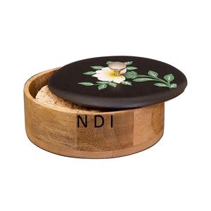 Casseroles en bois de manguier faites à la main au design classique Pot de service pour les fêtes de mariage et le traiteur Vaisselle Chapati - Product Image 6