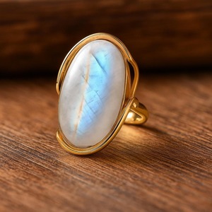 แหวนพลอยมูนสโตนสำหรับสัญชาตญาณหรือความสงบภายในและหรูหราสไตล์โบโฮหรือจิตวิญญาณสำหรับขายส่ง - Product Image 3