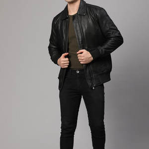 Chaqueta Varsity de Cuero Negra para Hombre, Manga Larga, Cuello Alto, con Capucha, Diseño Moderno, Estilo Casual Urbano - Product Image 6