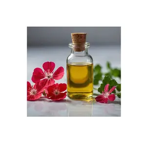 El aceite esencial de geranio de alta calidad más vendido ofrece un dulce aroma floral del exportador y fabricante indio