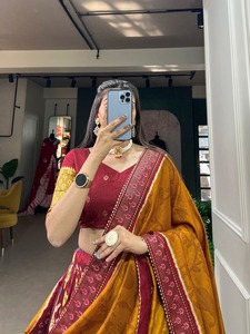 Belle Navratri Collection Tussar soie avec minakari avec feuille imprimée lehenga choli traditionnel - Product Image 6