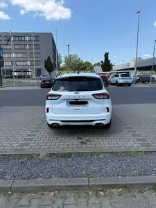 Ford Focus blanche d'occasion, berline, 2020, 2021, 2022, essence, 5 places, manuelle ou automatique, LED, Euro VI, conduite à gauche, turbo - Product Image 4