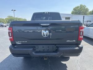 CLean Great deal ..Used 2022 R A M 2 5 0 0 L I M I T E D C R E W C A B 4 W D - Product Image 5