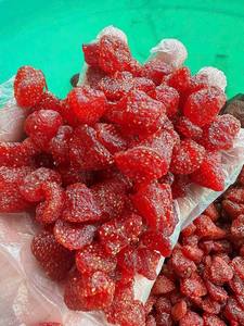 Meilleur prix Fraises séchées moelleuses et moelleuses Collation de fruits naturels Vietnam Vente en gros Approvisionnement en vrac - Mme Tarina - Product Image 4