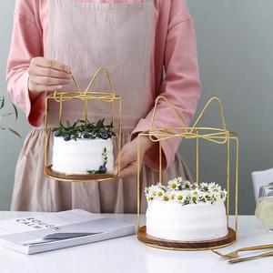 Élégant support de table à dessert métallique doré Plateau à gâteaux décoratif pour mariages, fêtes et événements Présentoirs de table - Product Image 4