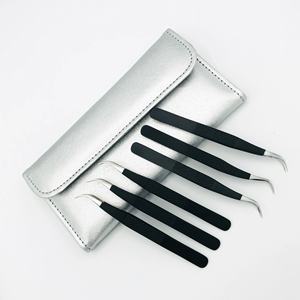 Pinzas de extensión de pestañas de Punta plateada negra Premium RMI, pinzas de extensión sostenibles, pinzas de pestañas impresas con diseño - Product Image 1