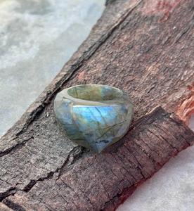 Bague à facettes en pierres précieuses de labradorite naturelle Bague en pierres précieuses de feu bleu labradorite de conception unique pour femmes ou hommes Cadeau spécial - Product Image 3