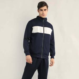 Chándal con capucha para hombre de alta calidad, cómodo y elegante, ideal para ropa informal y aventuras al aire libre - Product Image 3