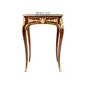 Table d'appoint carrée de luxe avec incrustation de marqueterie complexe et accents en laiton doré orné pour la décoration intérieure classique des palais - Product Image 2