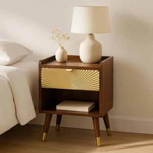 Superbe table de chevet en bois avec tiroir et étagère ouverte Table de chevet moderne avec pieds dorés pour une décoration de chambre élégante - Product Image 6