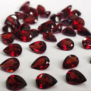 พลอยโกเมนสีแดงธรรมชาติทรงลูกแพร์ขนาด 6x9 มม. เจียระไน - พลอยโกเมนคุณภาพ AAA ระดับท็อป - Product Image 1