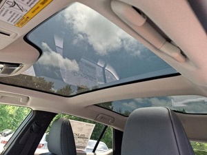 2025 asequible lLex-uss RZ 450e RZ 450e Premium AWD con ruedas de 18' - Product Image 5