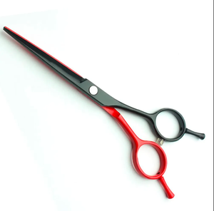 Ciseaux de salon de beauté en acier allemand de qualité industrielle 440c de couleur noire et rouge revêtus d'un repose-doigt double pour la coupe de cheveux - Product Image 1