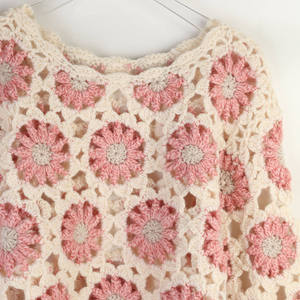 Suéter Rosa Tejido a Mano con Cuello Redondo, Diseño Floral Calado Sexy, Jersey Corto Vintage para Otoño e Invierno - Product Image 3