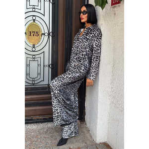 Conjunto de Terciopelo con Estampado Animal, Estilo Casual y Acogedor 9918 - Product Image 1