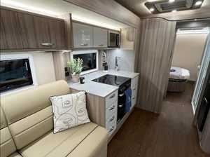 Autocaravanas de Lujo para Viajes Familiares - Product Image 5