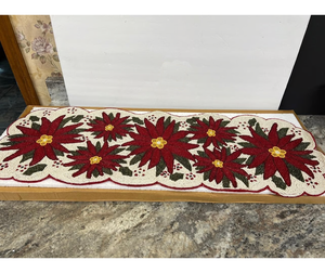 Camino de Mesa Moderno con Cuentas, Bordado Floral Hecho a Mano, Personalizable, para Eventos, Directo de Fábrica - Product Image 1