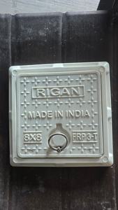 Tapa de Alcantarilla Cuadrada Negra de 24x24 Pulgadas, Reforzada con Fibra de Vidrio SMC BMC, Acero y Rejilla de Hierro, Protección UV - Product Image 3