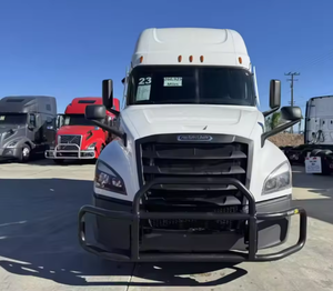 Camions semi-remorques Freightliner Cascadia 126 Sleeper d'occasion 2023-2024, avec cabine surélevée 72 pouces, moteur Detroit 455HP, boîte automatique Dt12 à 12 vitesses - Product Image 1
