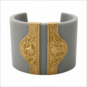 Brazalete de Resina de Color Personalizado con Adorno de Latón, Joyería Más Vendida |   Brazalete Ancho de Resina con Diseño Exclusivo |   Joyería al por Mayor OEM - Product Image 5