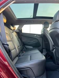 Nuevas llegadas para el mercado global: Hyundai Tucson Limited 2017, 2.0L V4, techo panorámico, tracción total 4x4, cámara trasera, asientos de cuero - Product Image 5