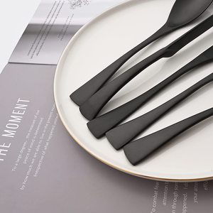 Deux Couteaux 2 Cuillères Deux Fourchettes Ensemble d'ustensiles de cuisine à revêtement noir Couverts à vernis miroir Fabrication fournisseur en gros - Product Image 4