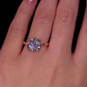 Bague de fiançailles classique solitaire en or jaune plaqué avec halo caché, pierre ronde de 10 mm, bijoux fins - Product Image 2