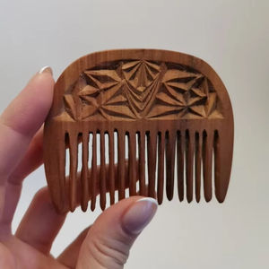 Peine de pelo con mango de madera hecho a mano diferente para uso en Salón de la India peine de madera al por mayor para uso comercial en venta en - Product Image 1