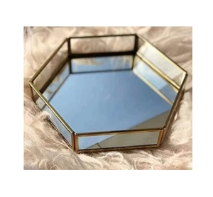 Plateau de miroir de parfum en métal argenté en acier inoxydable décoratif fait à la main en gros et fabricants Vente d'usine OEM - Product Image 1